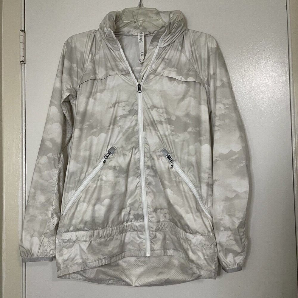 LULULEMON tan Clouds hooded windbreaker full zip pack it up jacket size US 4